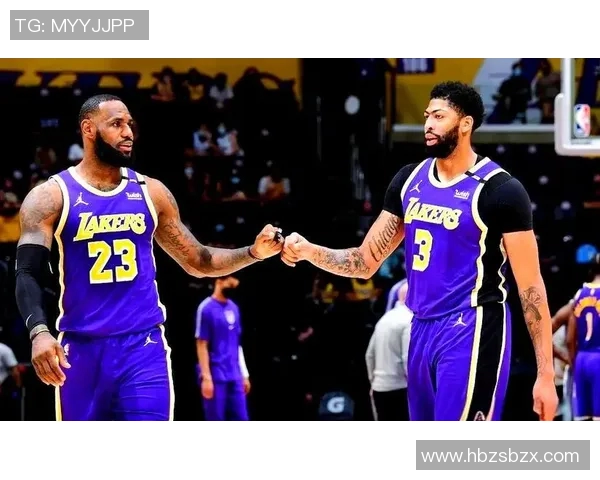 詹姆斯领衔湖人对决勇士精彩录像回顾与赛后分析